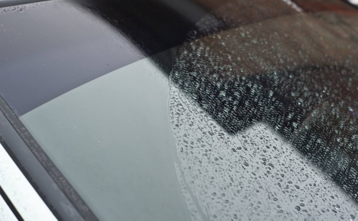 汽車(chē)擋風(fēng)玻璃